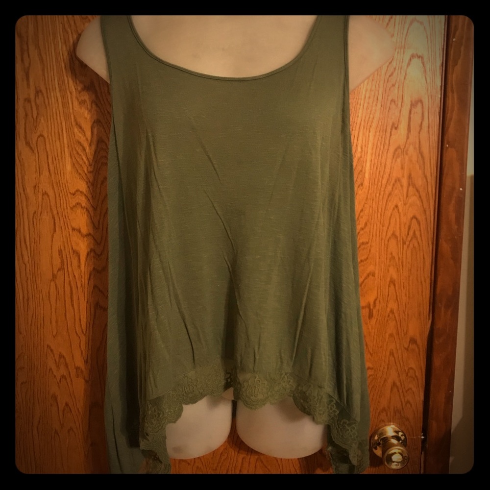 Paper & Tee 1x Lace Edge Sharkbite Tank Top Olive